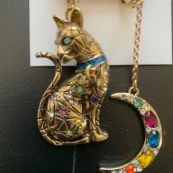 Betsey Johnson Cat & Moon mismatched earrings - Picture 2 of 2